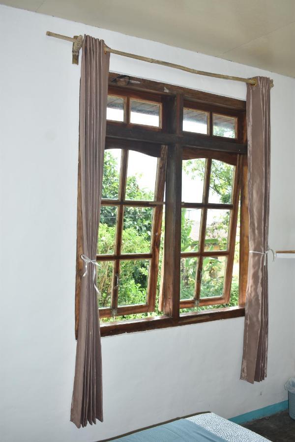 Mama'S Homestay Ruteng Ngoại thất bức ảnh